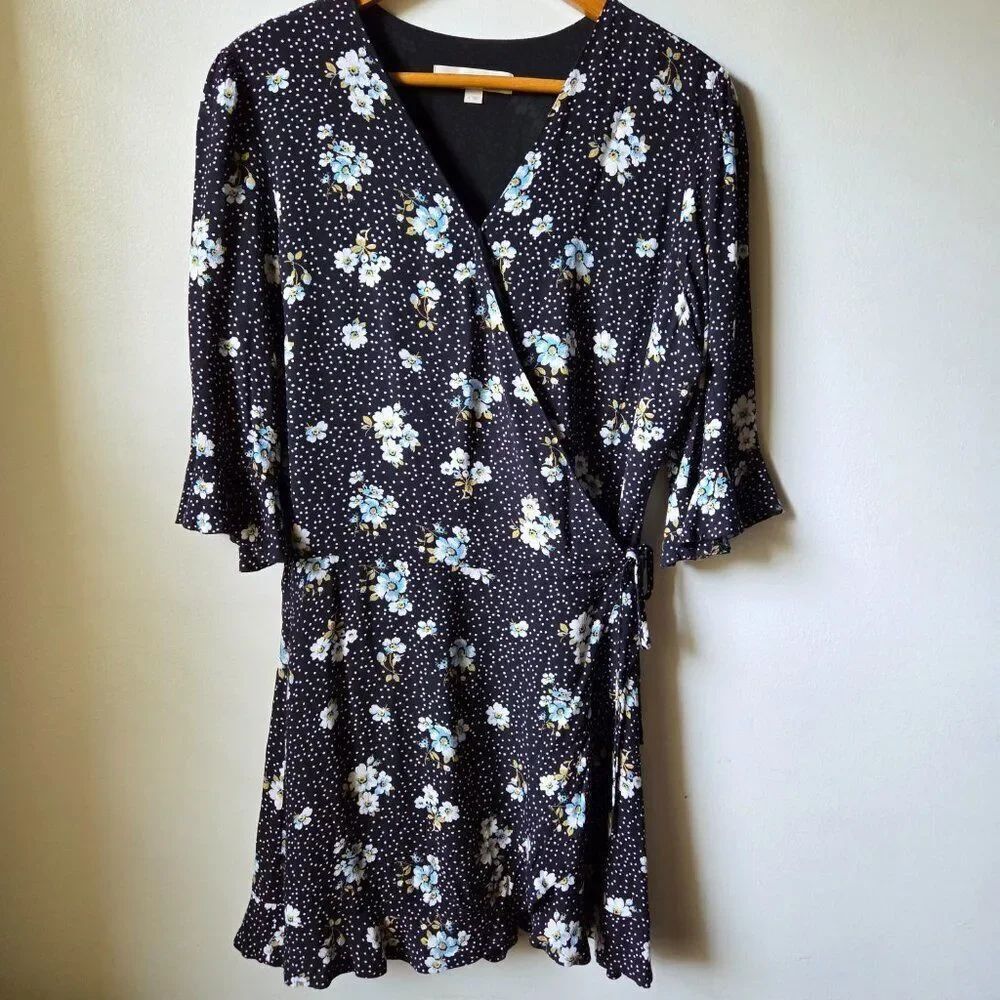 EUC LOFT FLORAL DOTTED WRAP ROMPER SIZE 8